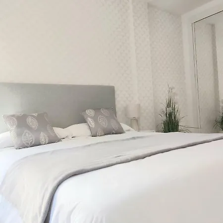 Nuevo-casco Histórico-parking Gratuito. Apartamento